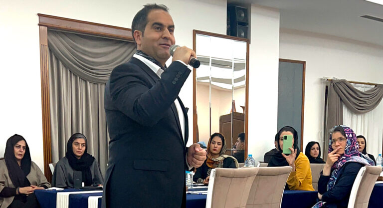 رویداد-هم-اندیشی-با-بزرگان-صنعت-و-تجارت-یوپرودمی-(1)